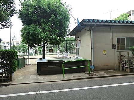豊玉中公園まで約492m