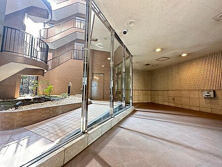 【Entrance hall】エントランスホール
