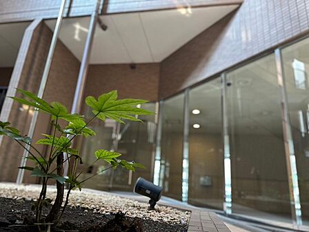 【Entrance hall】エントランスホール