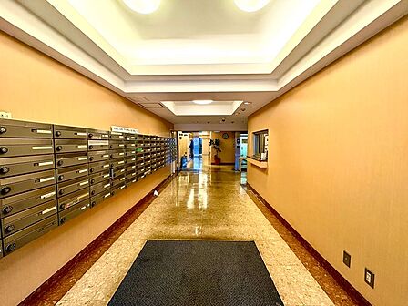 【Entrance hall】エントランスホール