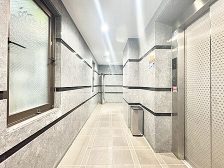 【Entrance hall】エントランスホール