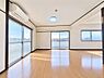 リビング/ダイニング：【CGにより現状の家具など消しております。】【Livingroom】リビングルーム