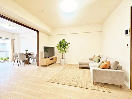 【配置してある家具や小物はCGによるイメージです】 【Livingroom】リビング