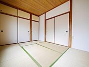 客間としても居室としても落ち着く部屋！
