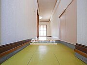 明るく開放的な玄関はお手入れもラクラク♪