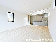 【リビング】落ち着いた環境で快適な暮らしをスタート。