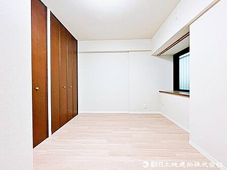 【洋室】お掃除もしやすい全居室フローリング。