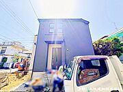 【外観】安心と期待を乗せて進む、建設途中の戸建て。