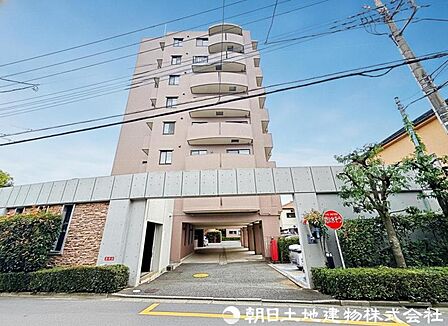 【駐車場】愛車を身近に。安心の敷地内駐車場で快適なカーライフを。