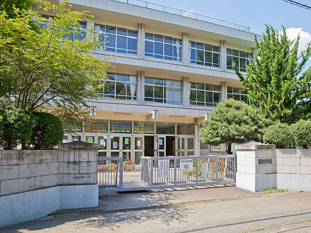 所沢市立美原中学校 849m
