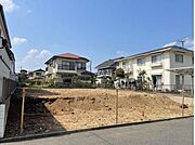 たっぷりの陽光と心地よい風。光と風が舞い込む、開放感あふれる住まいを想像させます♪