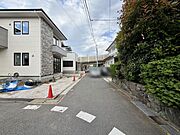 車止めがあるため、歩行者の方にとっても安心♪