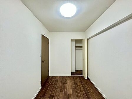 収納付きの洋室！コンパクトだからこそ、お子様が安心して過ごせるプライベート空間になります。