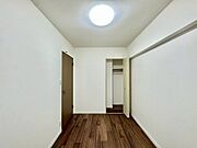収納付きの洋室！コンパクトだからこそ、お子様が安心して過ごせるプライベート空間になります。