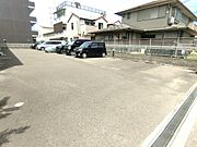 敷地内駐車場を完備です。