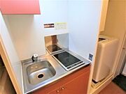２口コンロと洗濯機を完備です。