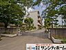 周辺：上尾市立東町小学校 徒歩11分。 870m