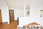 対面式を採用したキッチンですのでリビングで寛ぐご家族をいつも感じられます。