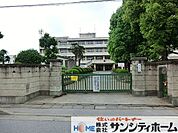 上尾市立西小学校 徒歩6分。 470m