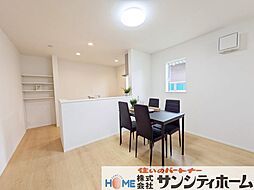 リビング/ダイニングの画像