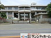 鴻巣市立赤見台中学校 徒歩11分。 840m