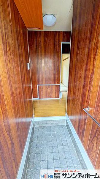 玄関を拡大表示
