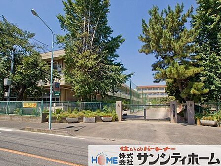 さいたま市立大砂土中学校 徒歩7分。 500m