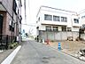 外観：前面道路を含む現地：令和８年７月２４日撮影　更地の現地