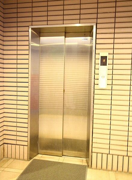 画像12:エレベーター
