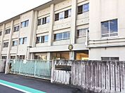 大里西小学校まで1416m　徒歩約18分