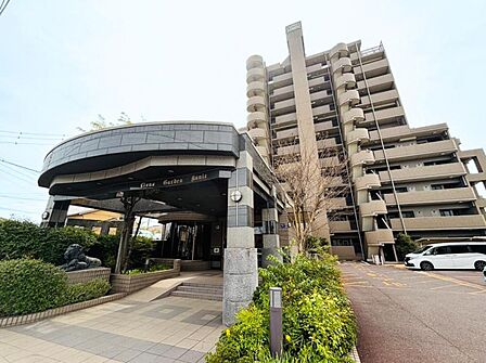 2020年フルリフォーム済み!小中学校・スーパー・駅・病院が徒歩15分圏内の好立地マンションです☆
