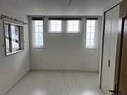 窓から差し込む暖かな陽が毎日を明るく彩ります。