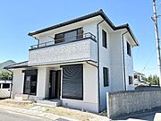 (リフォーム中)別角度からの外観写真です。外壁・屋根塗装を行いますので、しばらくはメンテナンスいらずですよ。