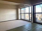リビングルームと和室が繋がっている為、一部屋としても使えます。