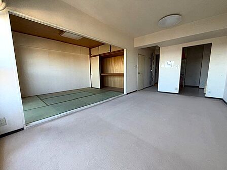LDKと和室が隣接しているため、一部屋として使えます。