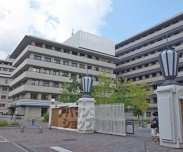 京都府立医科大学附属病院まで329m