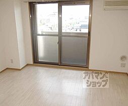 近鉄京都線 上鳥羽口駅 徒歩8分の賃貸マンション 5階ワンルームのリビング/ダイニング