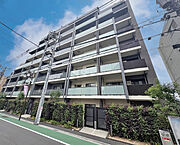 総戸数90戸。8階建ての瀟洒な建物です。