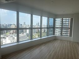 ザ・パークハウス西新宿タワー60 3LDKのリビング/ダイニング