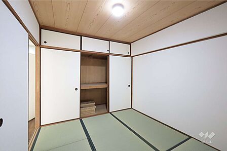 和室4.5帖［2026年3月17日撮影］壁一面を使った押入れがあるので、お部屋がすっきりと片付きそうです！居住スペースをより広く確保できます！