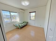 北西側洋室約5.4帖［2026年2月20日撮影］4LDK！各居室に収納有！居住スペースをより広く確保できます！