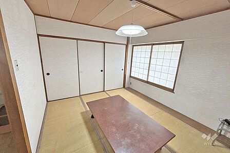 中央側和室6帖［2026年5月4日撮影］隣接する和室と行き来することができます！ライフスタイルに合わせてお使いいただけます！