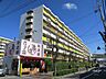 外観：阪急東奈良高層住宅F棟の外観（南西側から）全室洋室仕様の3LDK！6帖洋室と5.4帖洋室はLDKと隣接しており、家族と顔を合わせる機会が増えます！