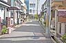 外観：物件の北側前面道路（西側から）［2026年10月6日撮影］別府小学校徒歩10分、第四中学校徒歩7分！図書館や公園も近くにあり、子育てがしやすい住環境！