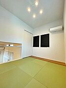 一つあると嬉しい和室はお子様を遊ばせるのに安心ですね。