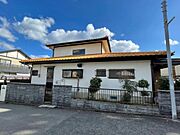 西鉄バス「上香月」徒歩5分と便利です。