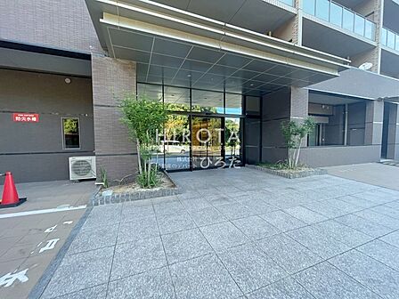 広さも余裕のあるエントランスです