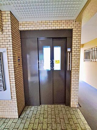 エレベーターが...