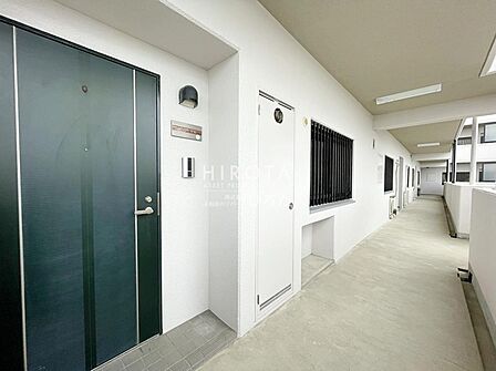 人気の角部屋です。