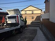 南東側から入った敷地部分です。